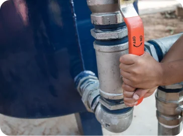 Overhead & underground tank fittings